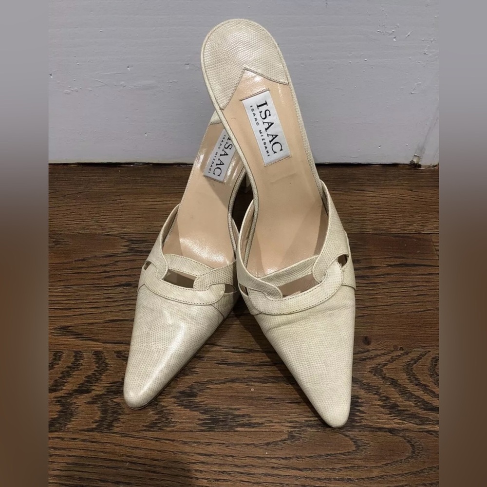Isaac Mizrahi beige mule/heel 
Lizard print